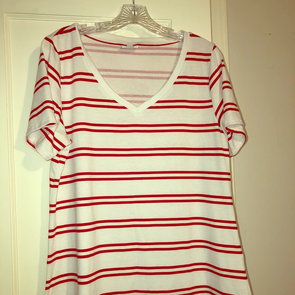Like New LulaRoe Christy Tee